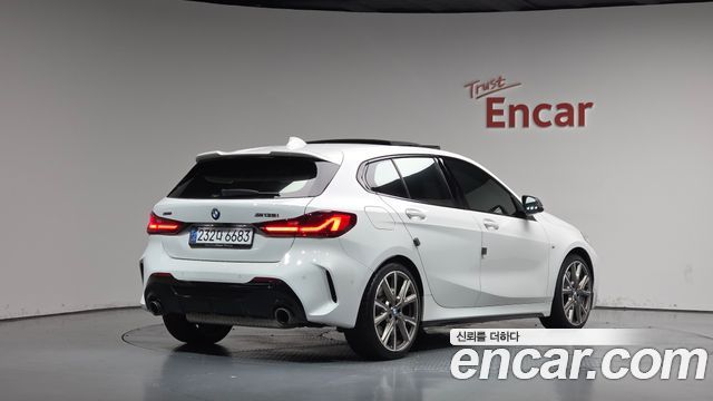 BMW 1-Series 2024 — photo 2