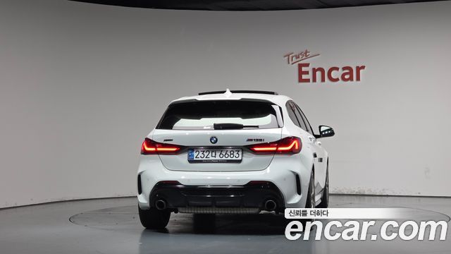 BMW 1-Series 2024 — photo 4