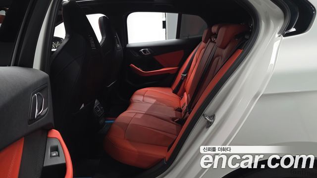 BMW 1-Series 2024 — photo 18