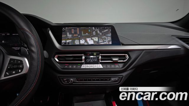 BMW 1-Series 2024 — photo 20