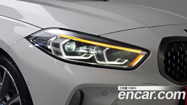 BMW 1-Series 2024 — photo 8