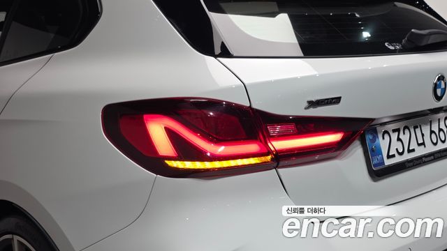 BMW 1-Series 2024 — photo 9