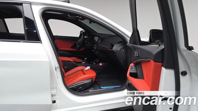 BMW 1-Series 2024 — photo 16