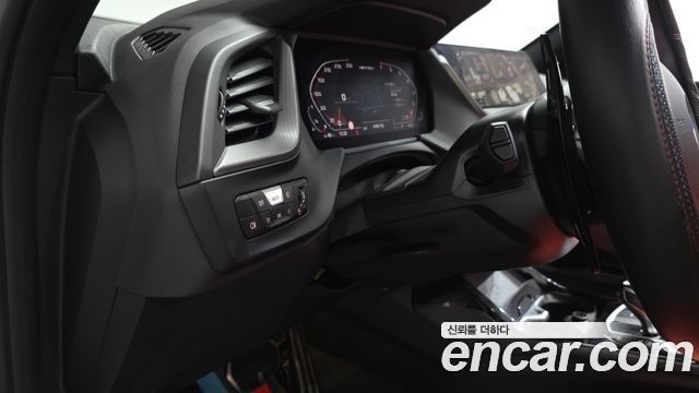 BMW 1-Series 2024 — photo 30