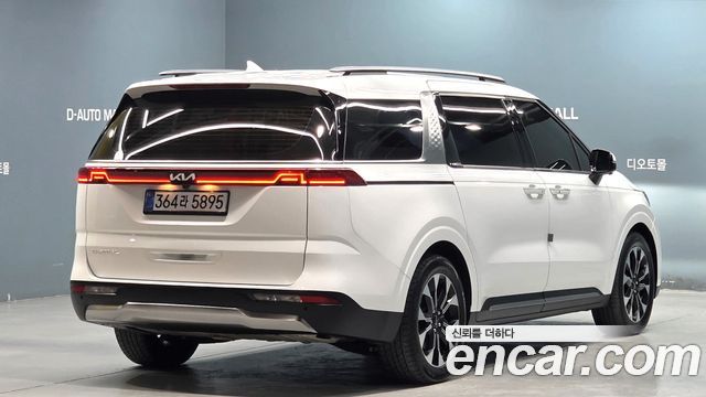 Kia Canival 2023 — photo 3