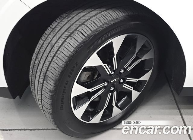 Kia Canival 2023 — photo 5