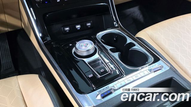 Kia Canival 2023 — photo 9