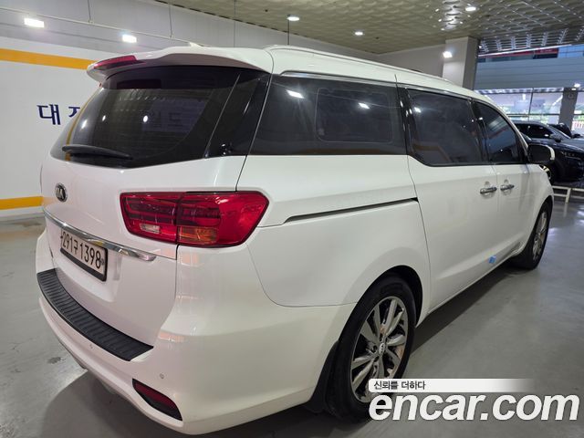 Kia Canival 2019 — photo 4