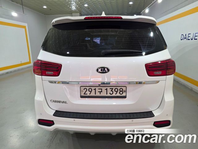 Kia Canival 2019 — photo 5