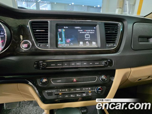 Kia Canival 2019 — photo 11