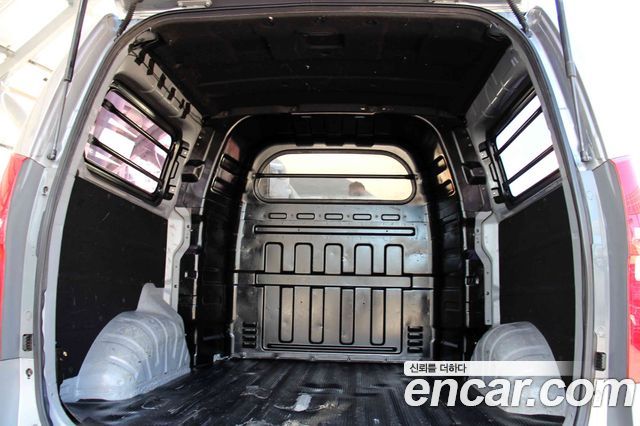 Hyundai Starex 2013 — photo 9
