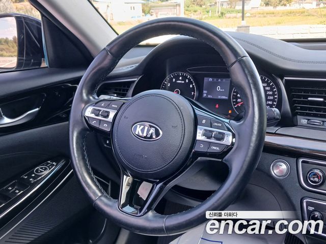 Kia K7 2018 — photo 10