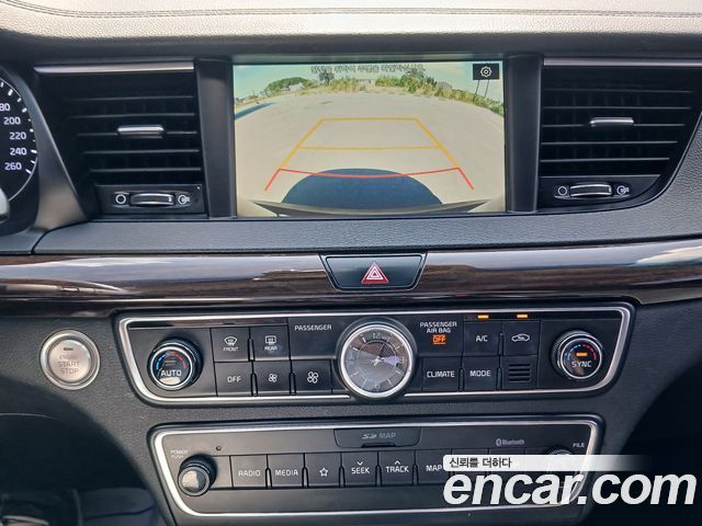 Kia K7 2018 — photo 12