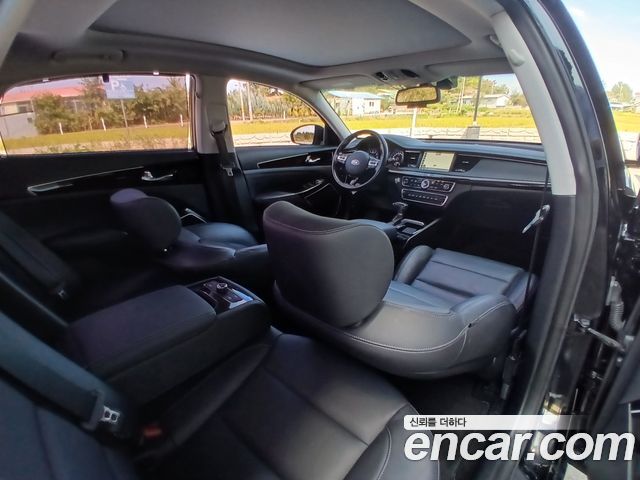 Kia K7 2018 — photo 17