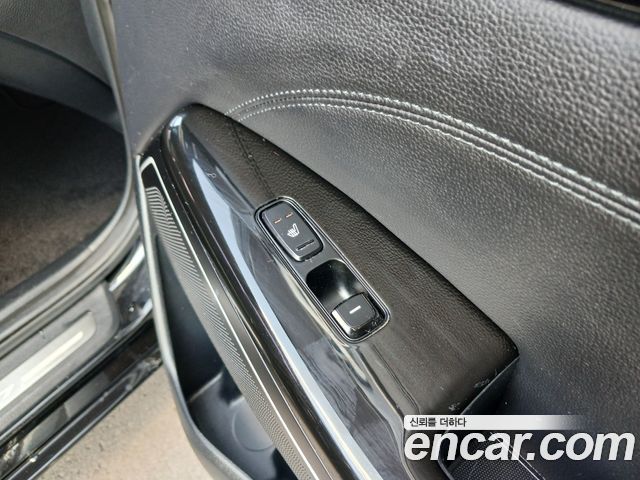 Kia K7 2018 — photo 19