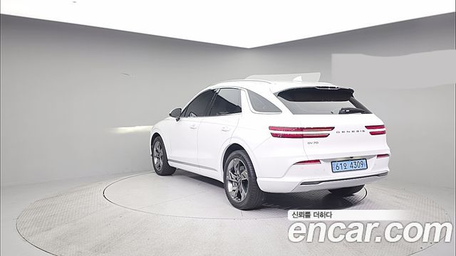 Genesis GV70 2022 — photo 6