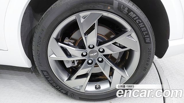 Genesis GV70 2022 — photo 10