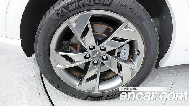 Genesis GV70 2022 — photo 11