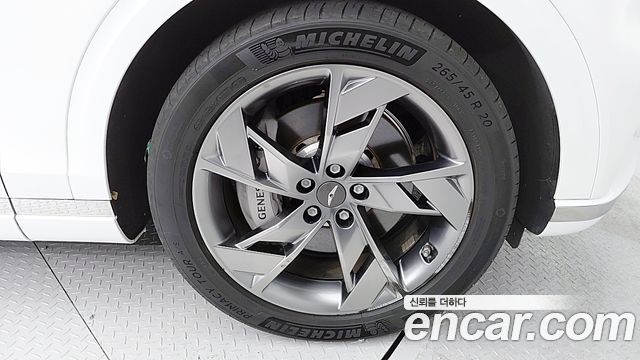Genesis GV70 2022 — photo 12