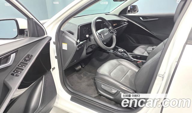 Kia Niro 2023 — photo 11