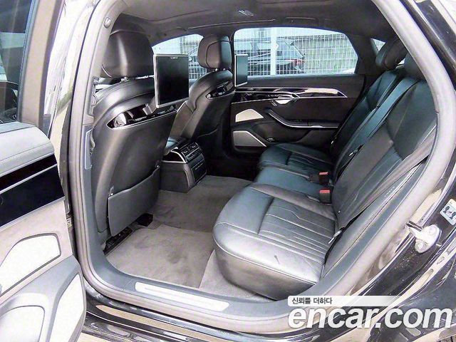 Audi A8 2020 — photo 11