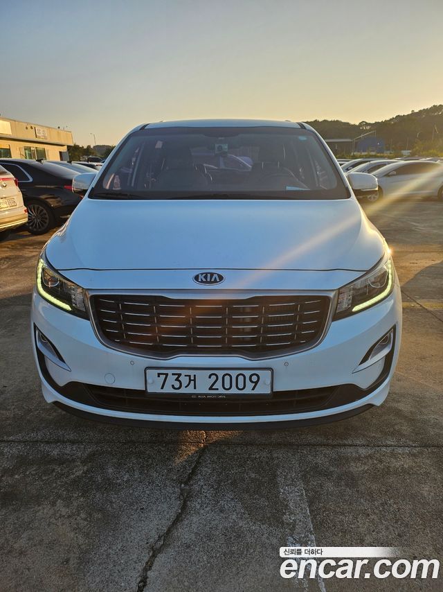 Kia Canival 2019 — photo 1