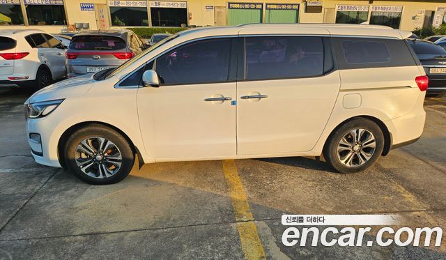 Kia Canival 2019 — photo 4