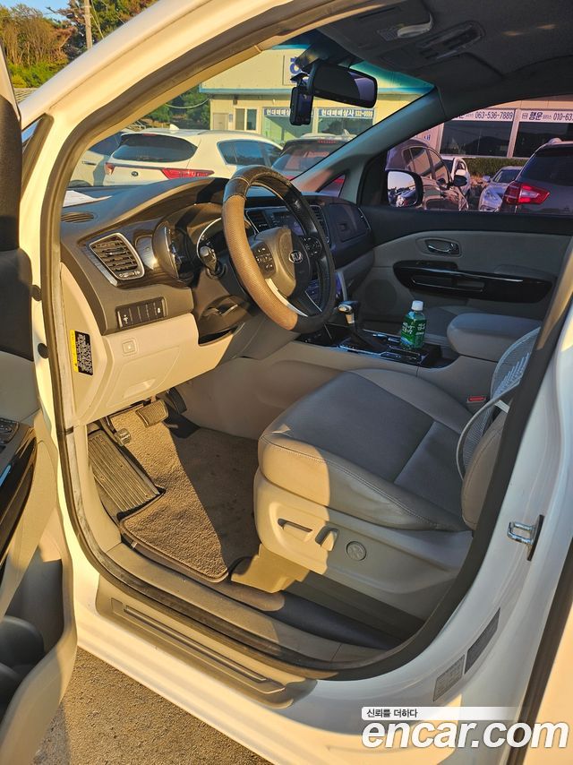 Kia Canival 2019 — photo 11