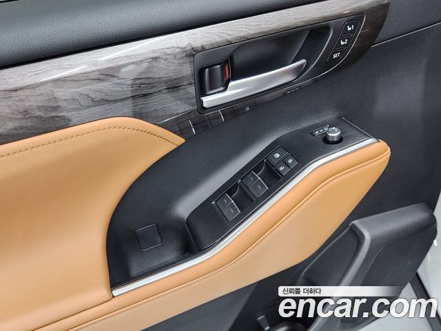 Toyota Highlander 2025 — photo 12