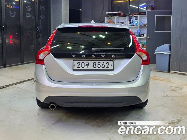 Volvo V60 2012 — photo 4