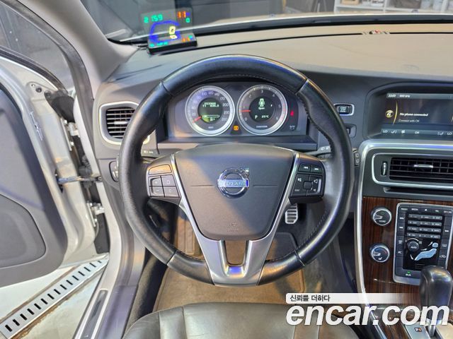 Volvo V60 2012 — photo 9