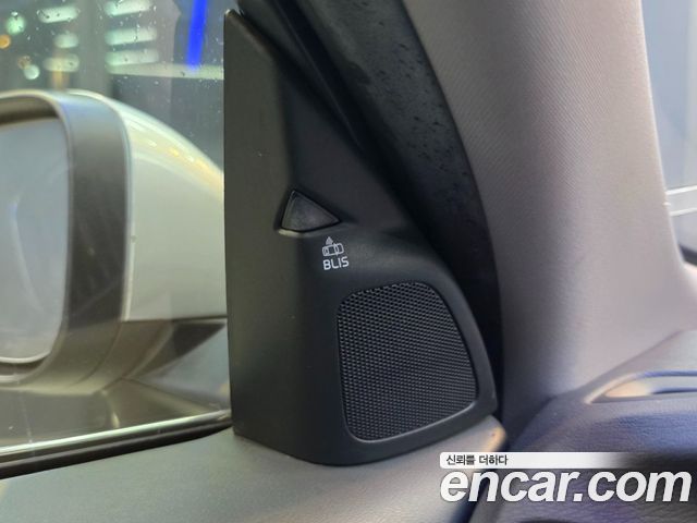 Volvo V60 2012 — photo 15