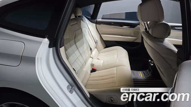 BMW Gran Turismo 2018 — photo 17