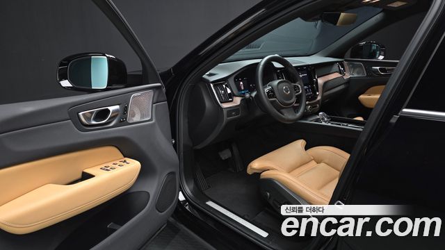 Volvo XC60 2024 — photo 13