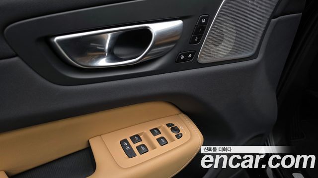 Volvo XC60 2024 — photo 28