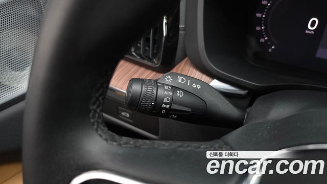Volvo XC60 2024 — photo 37