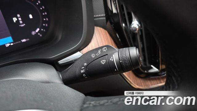 Volvo XC60 2024 — photo 38