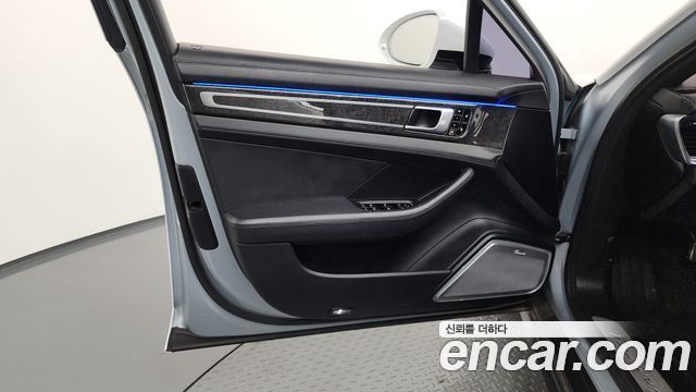 Porsche Panamera 2017 — photo 14