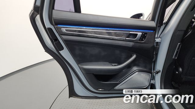 Porsche Panamera 2017 — photo 15