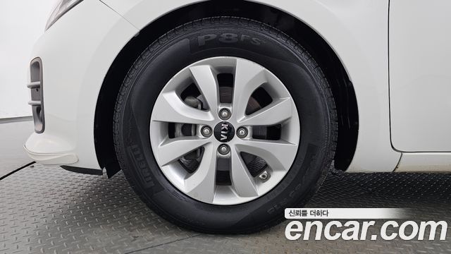 Kia pride 2015 — photo 5