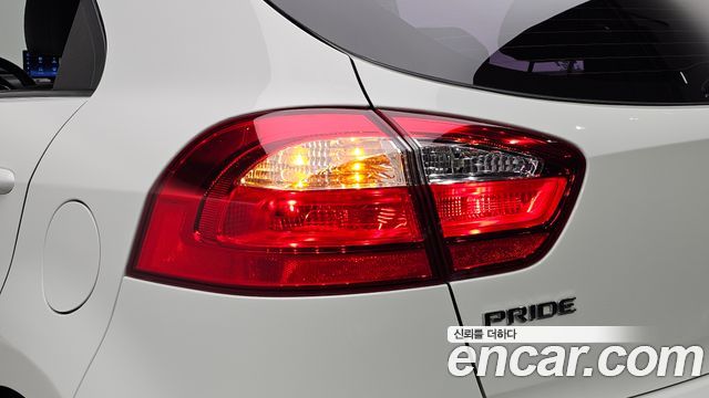 Kia pride 2015 — photo 9