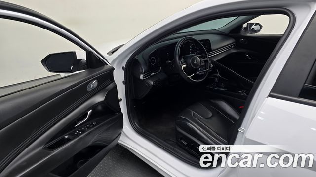 Hyundai AVANTE 2023 — photo 17