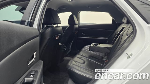 Hyundai AVANTE 2023 — photo 18