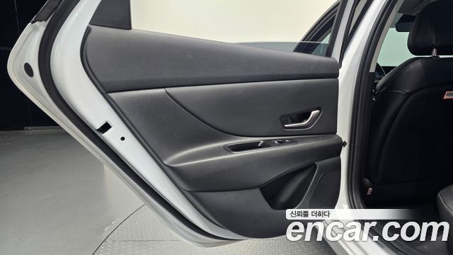 Hyundai AVANTE 2023 — photo 15