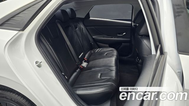 Hyundai AVANTE 2023 — photo 16