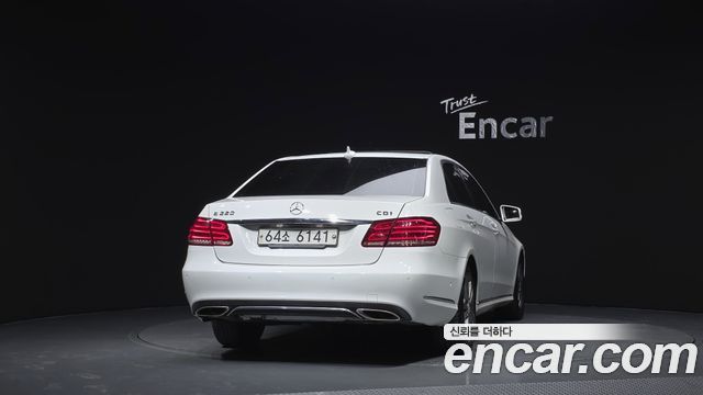 Mercedes-Benz E-Class 2014 — photo 4
