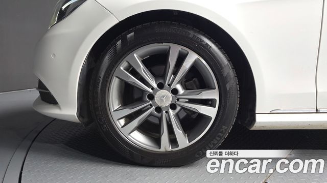 Mercedes-Benz E-Class 2014 — photo 5
