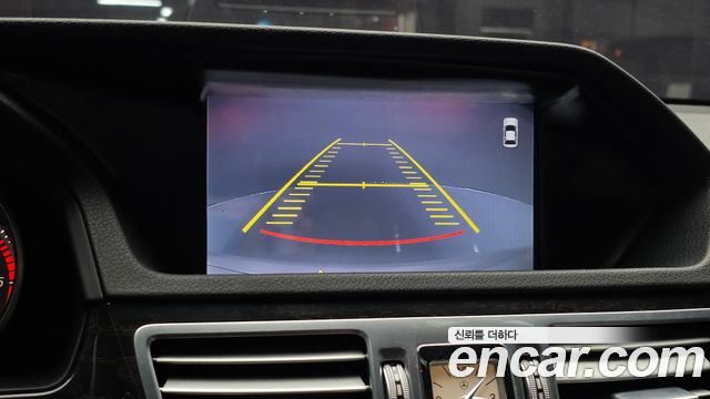 Mercedes-Benz E-Class 2014 — photo 14