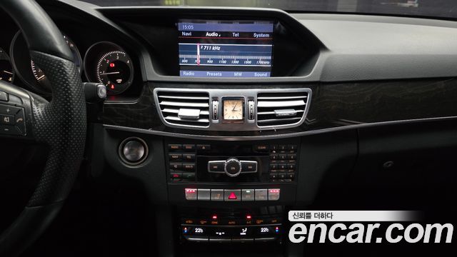 Mercedes-Benz E-Class 2014 — photo 15