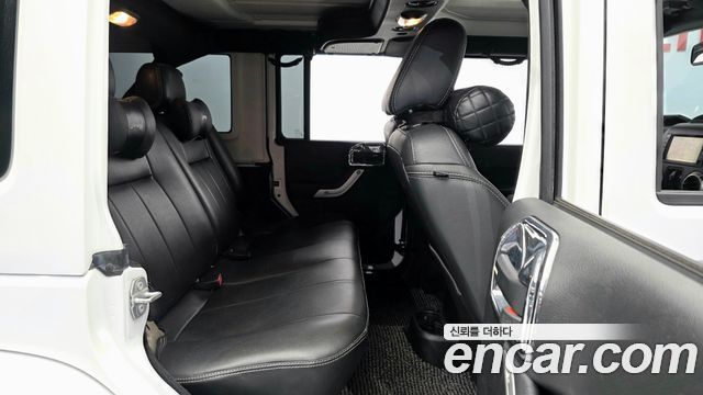 Jeep Wrangler 2017 — photo 11